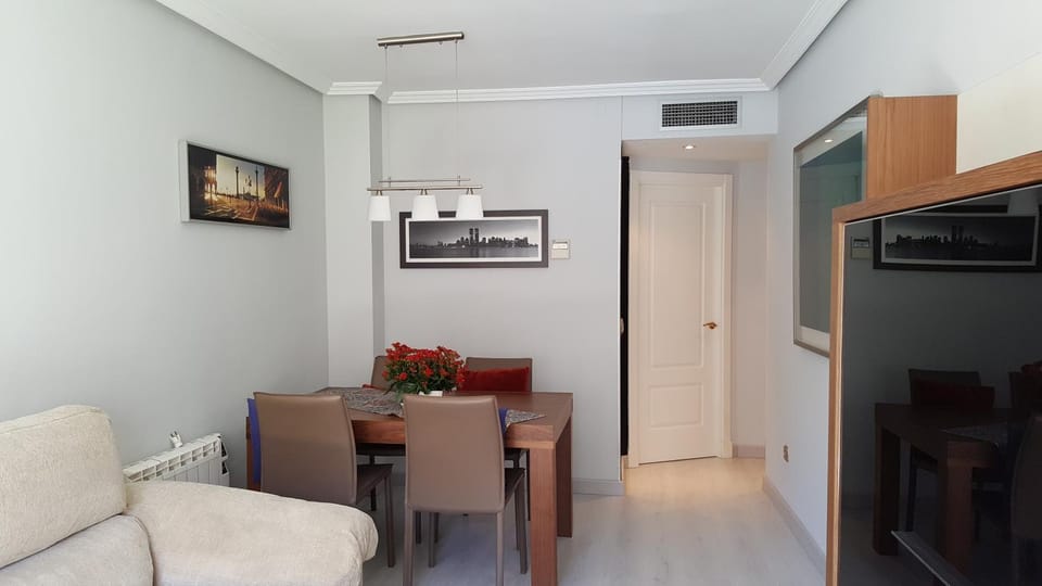 TV and multimedia, Living room, Dining area, air conditioner