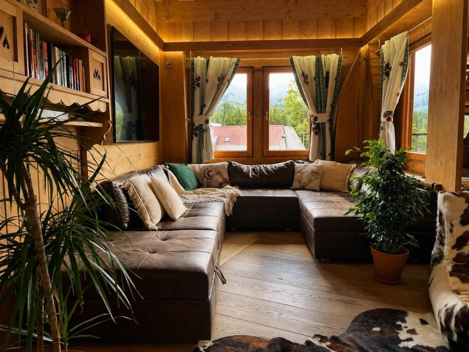 Living room, fireplace