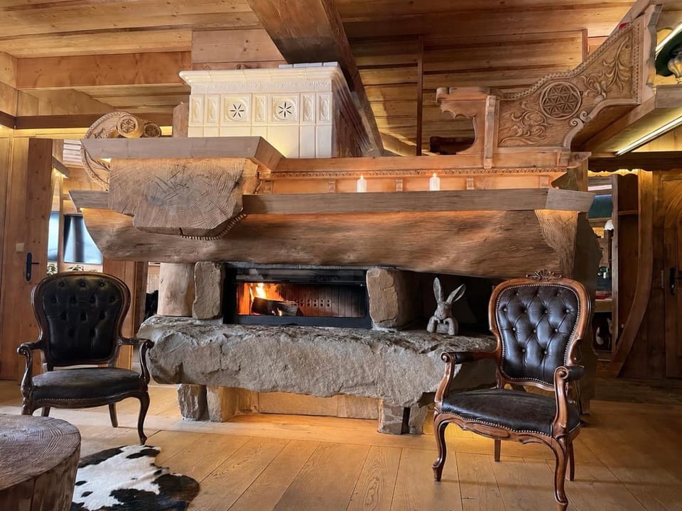 Communal lounge/ TV room, Living room, fireplace