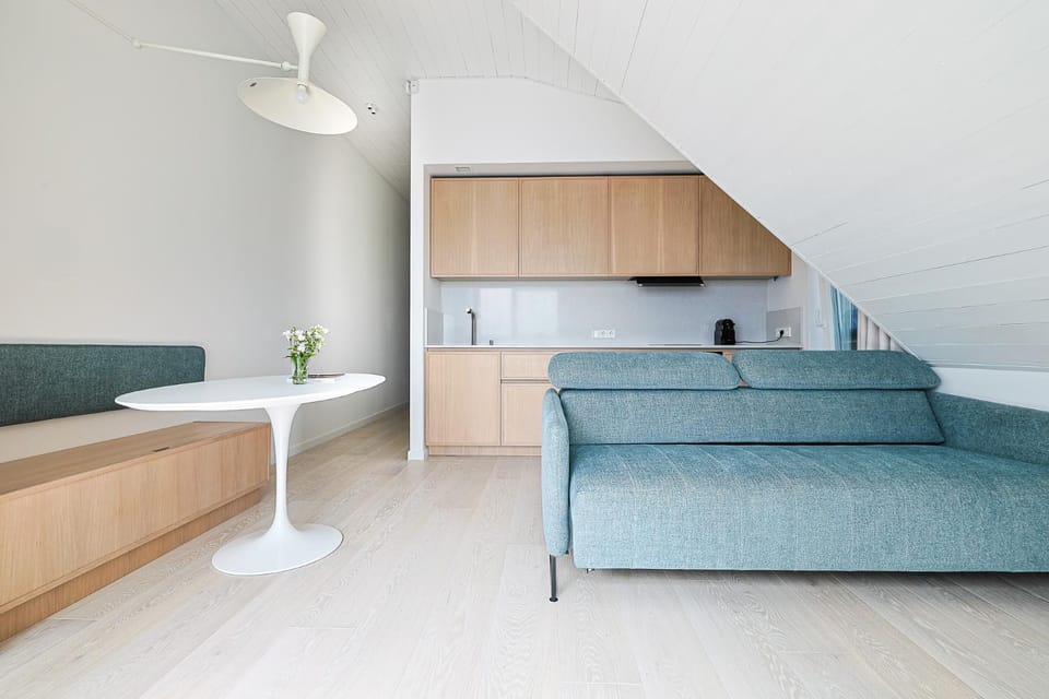 Kitchen or kitchenette, Seating area