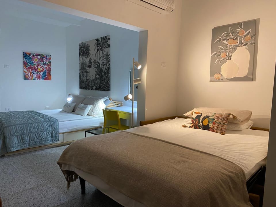 Bed, Photo of the whole room