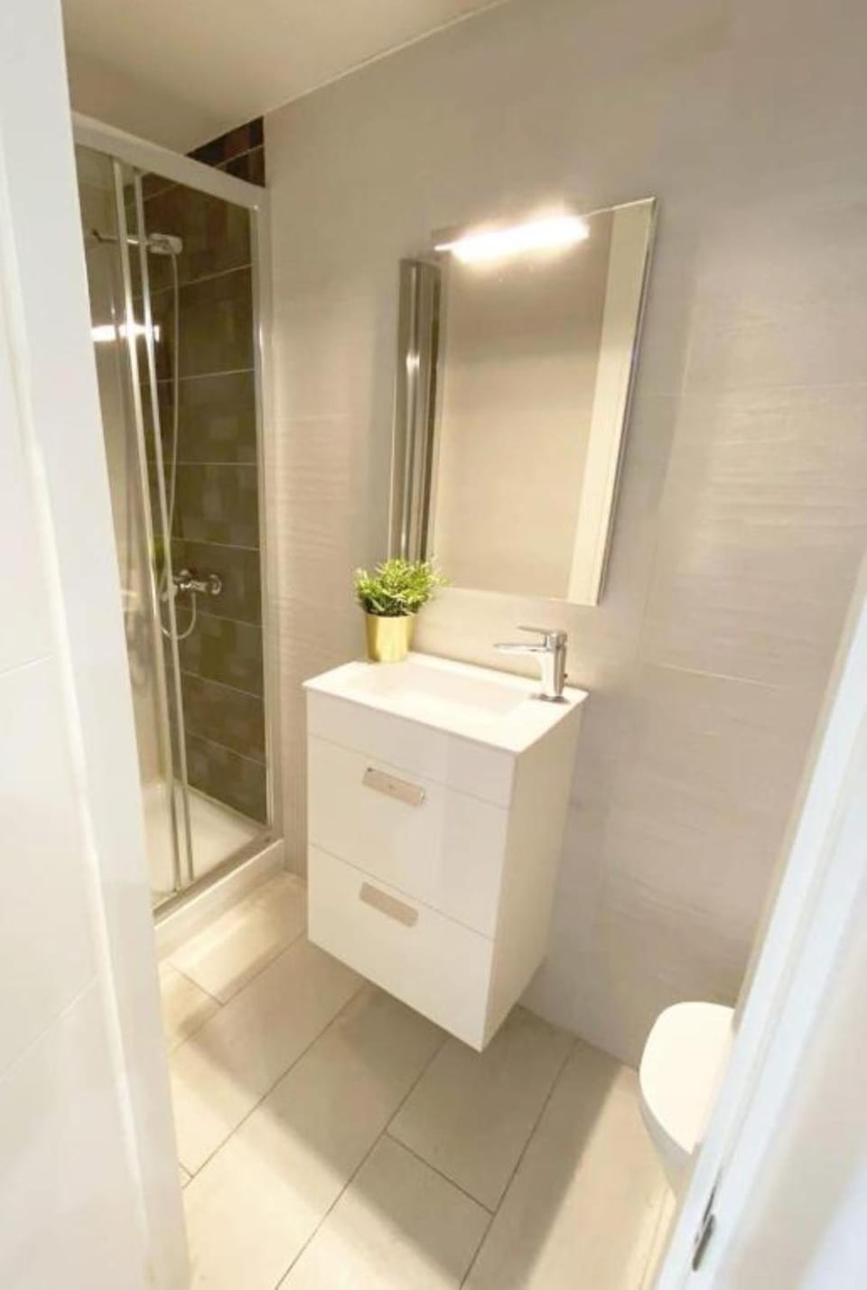 Shower, Bathroom