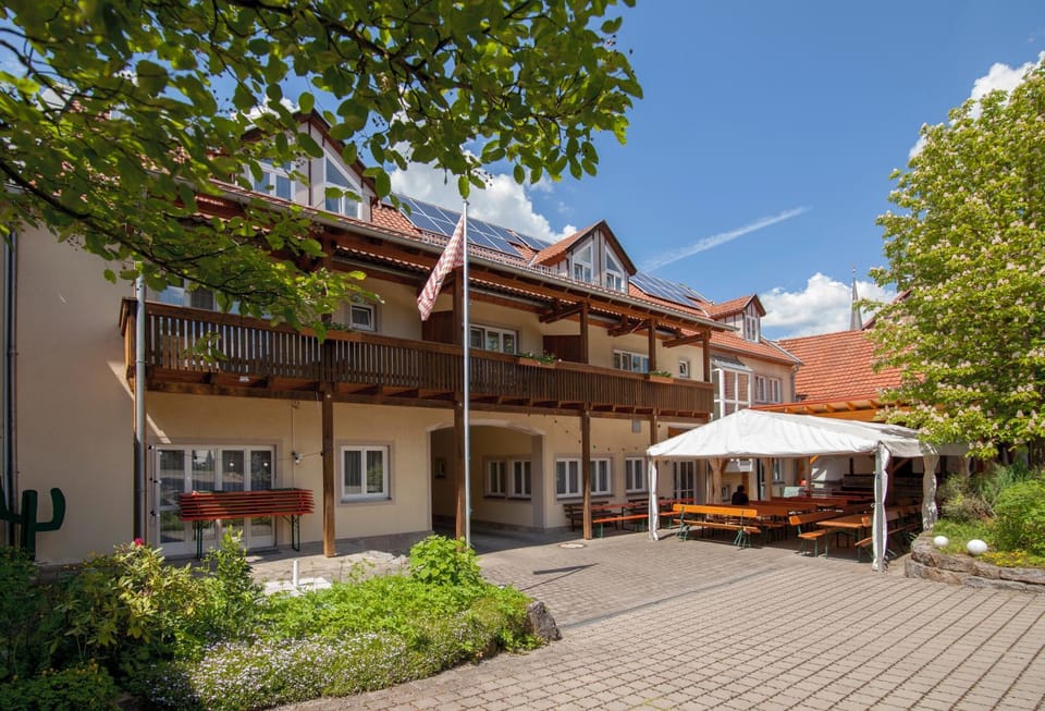 Property building, Patio, Garden, Balcony/Terrace, Garden view
