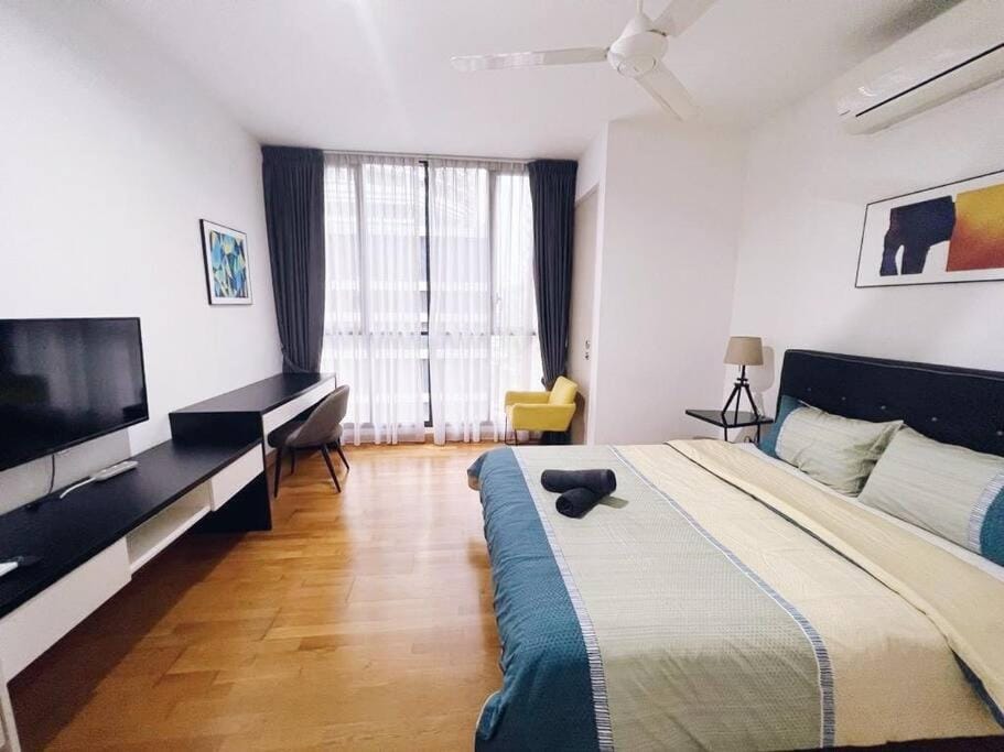 PROMO CONNECTED TRAIN 1 Bedroom ABOVE MALL - 5 Apartment in Petaling Jaya