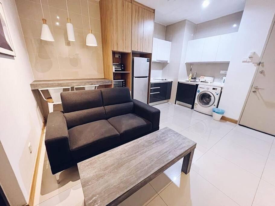 PROMO CONNECTED TRAIN 1 Bedroom ABOVE MALL - 5 Apartment in Petaling Jaya