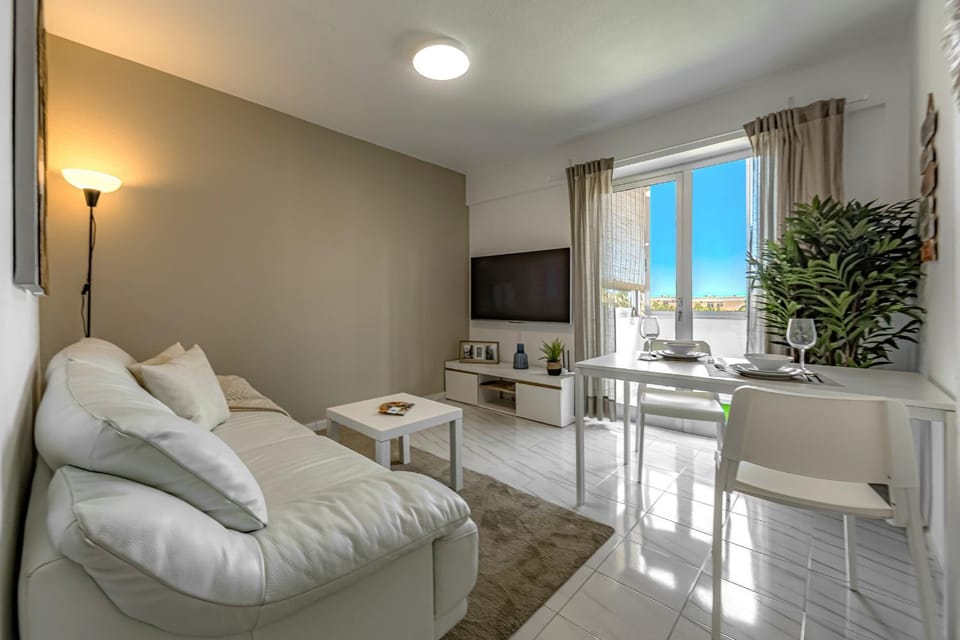 TV and multimedia, Living room, Dining area, locker