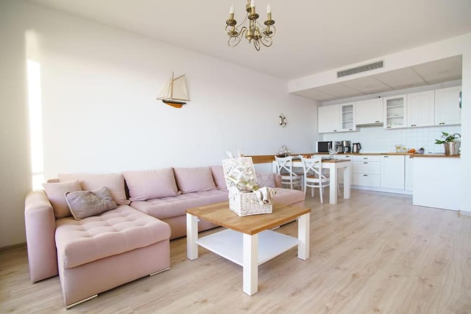 Kitchen or kitchenette, Living room, Seating area
