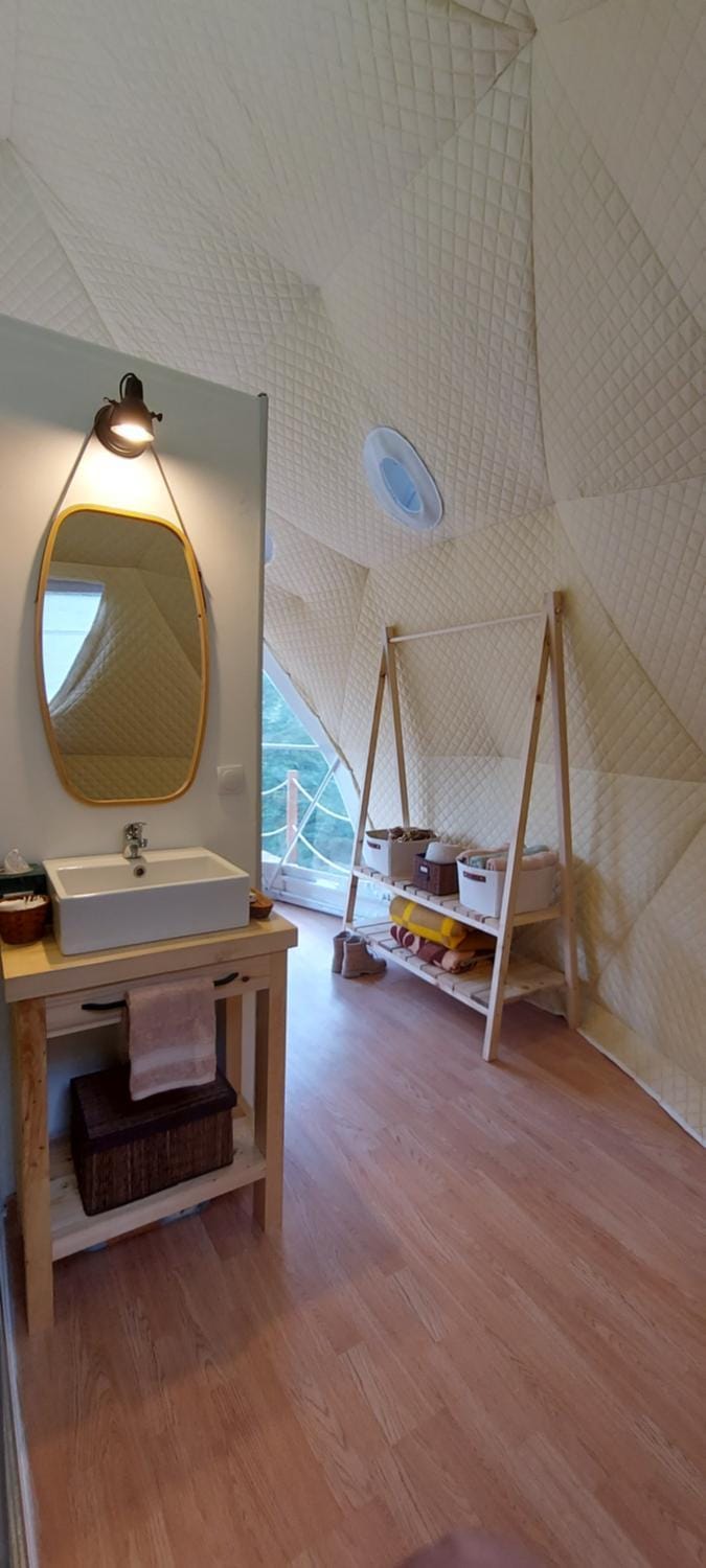 Bathroom, Bedroom, wardrobe