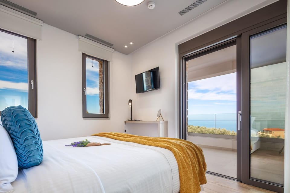 TV and multimedia, Photo of the whole room, Bedroom