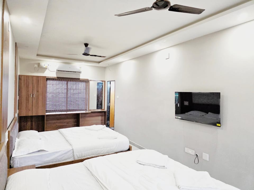 Bedroom, storage