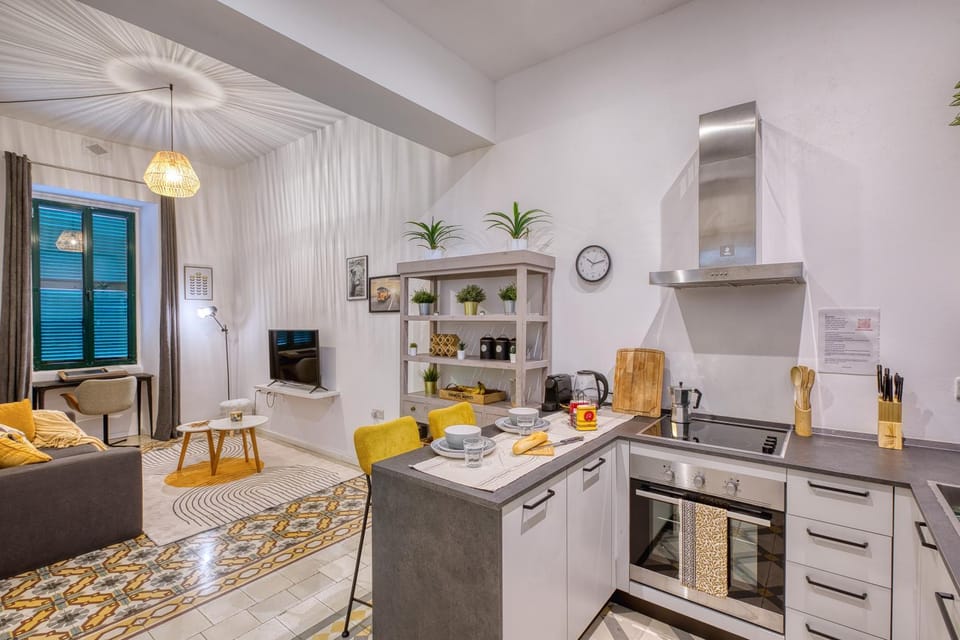 Kitchen or kitchenette, Living room, Dining area