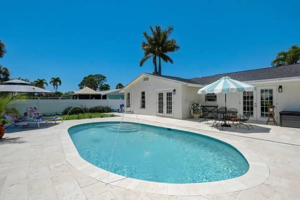 Balcony/Terrace, Swimming pool