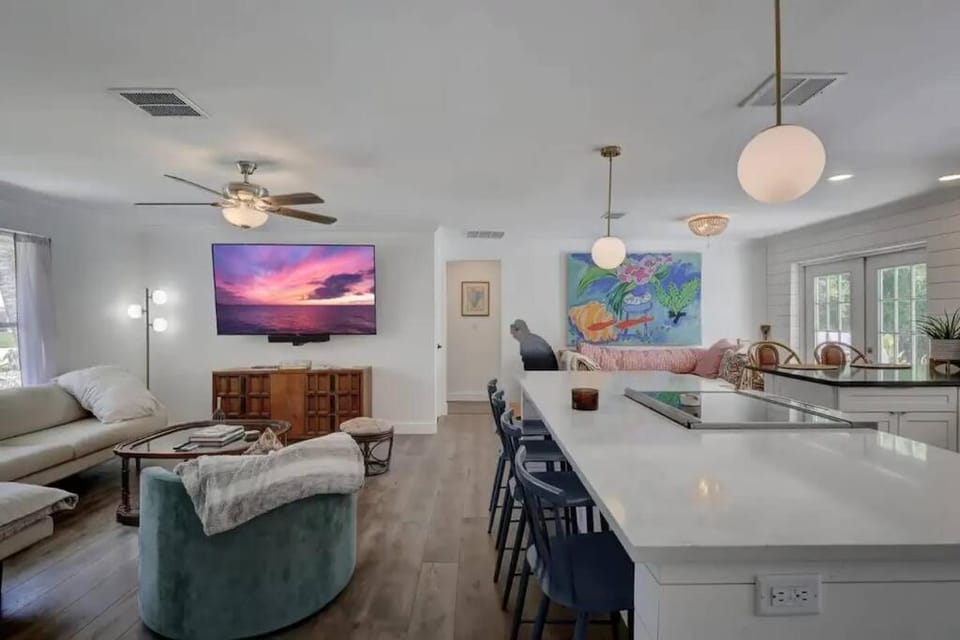 Living room, Photo of the whole room, Seating area, Dining area