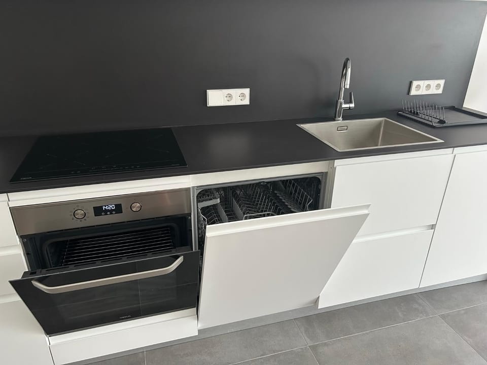 pet friendly, kitchen