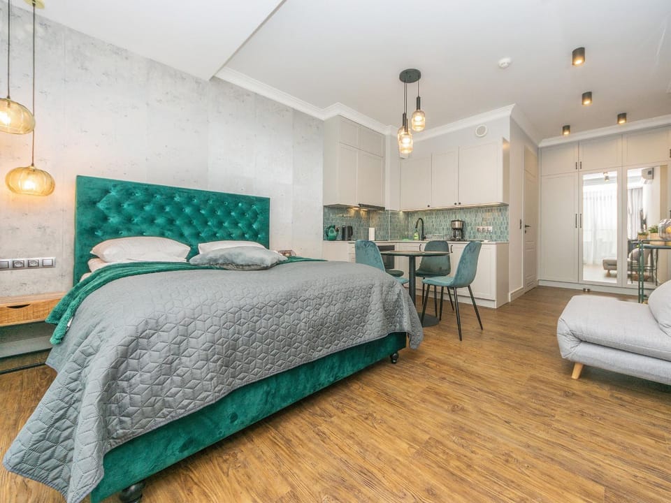 Bed, Kitchen or kitchenette, Photo of the whole room, Bedroom