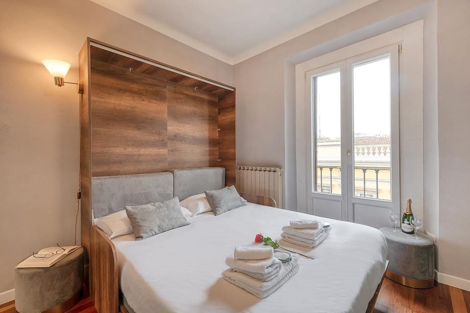 Bed, Photo of the whole room, Bedroom, towels