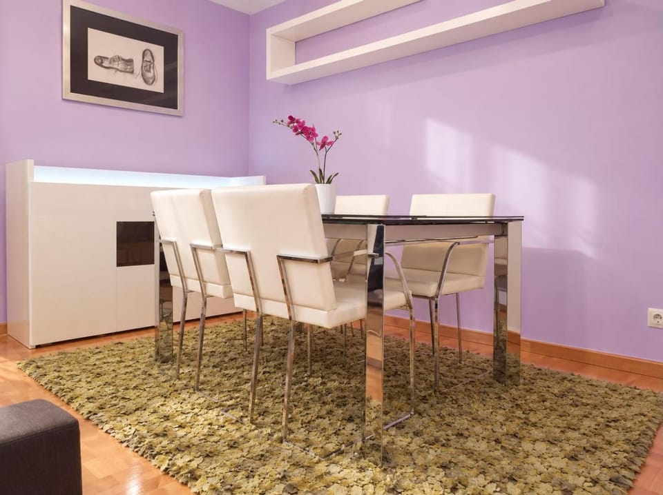 Living room, Seating area, Dining area, air conditioner