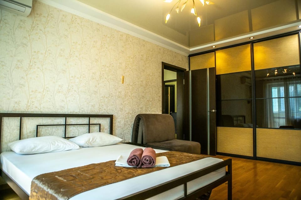 Bed, Photo of the whole room, Bedroom, towels, wardrobe