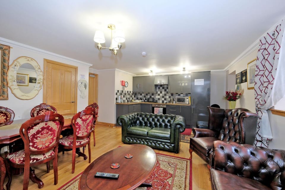 SHAH ZAKI CASA BELLA Ltd Bed and Breakfast in Aberdeen