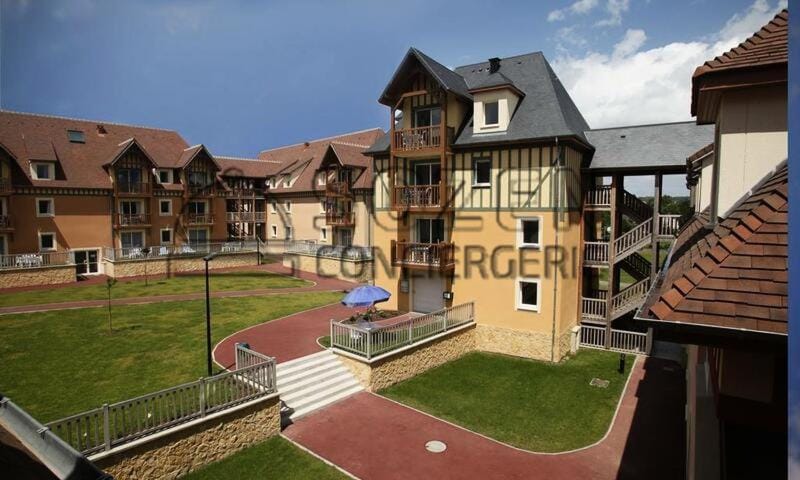 F50 Ferme de Deauville 1 CH rez-de-jardin avec escalier Apartment in Normandy