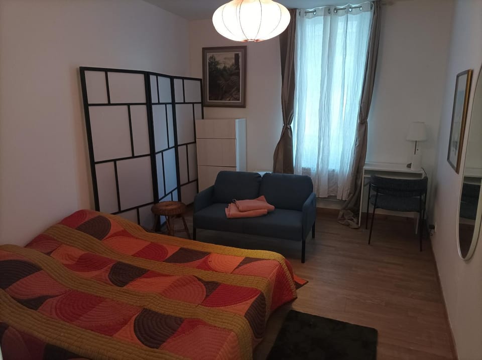 Photo of the whole room