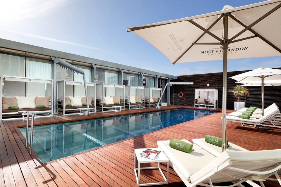 Shower, Balcony/Terrace, Swimming pool