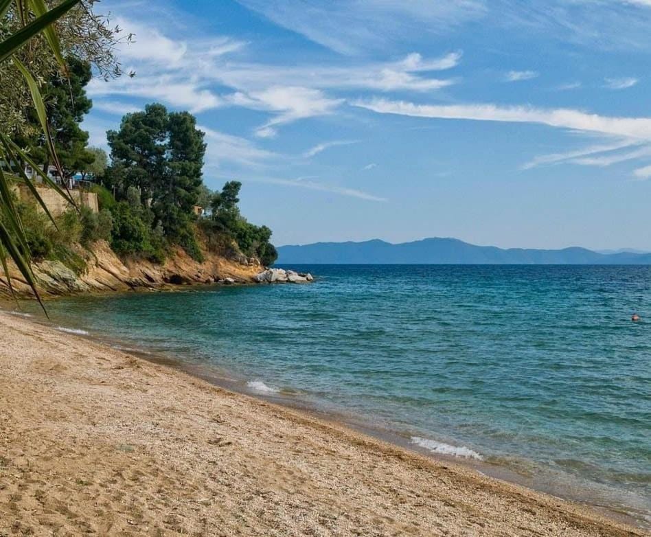 Seafront Karma Luxury - An Escape From Reality House in Magnesia Prefecture, Greece