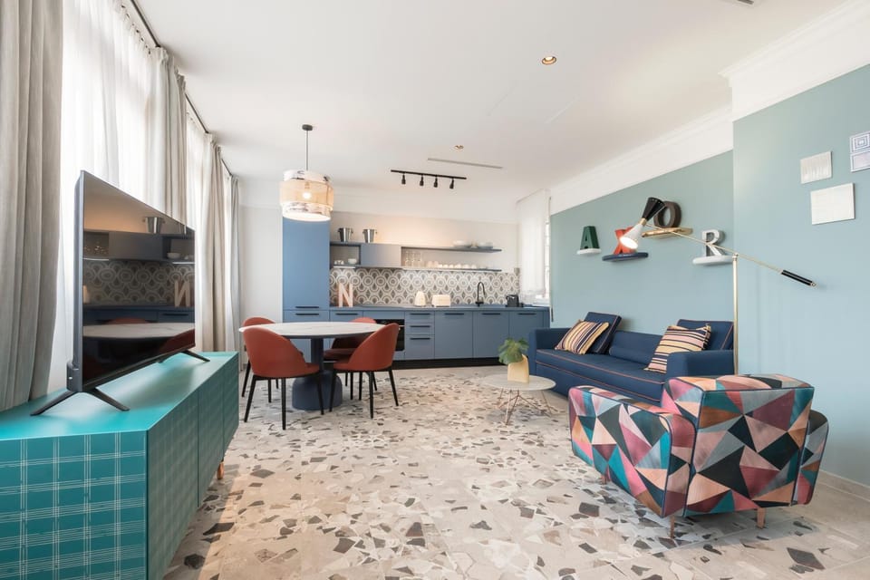 Living room, Dining area
