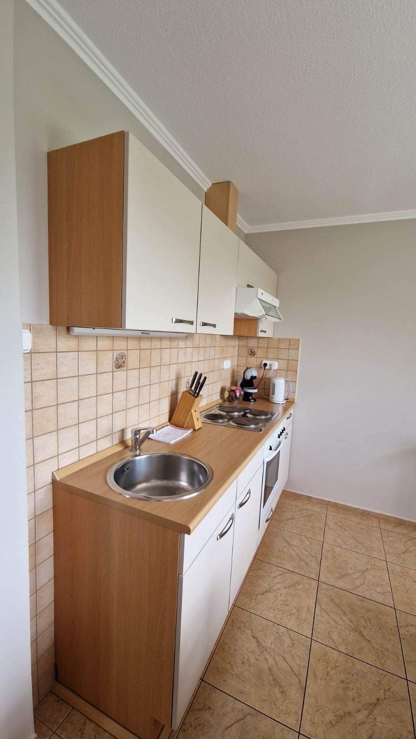 Kitchen or kitchenette, pet friendly, stove