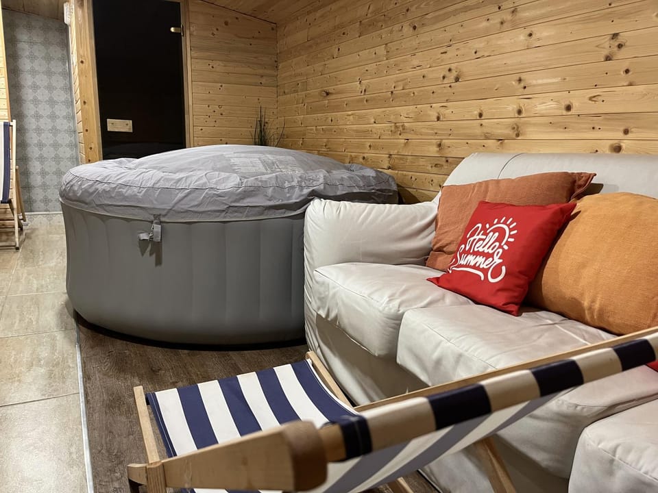 Hot Tub, Sauna, Spa and wellness centre/facilities