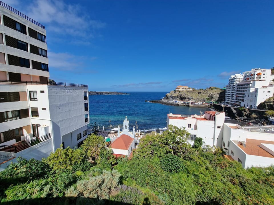 City view, Sea view