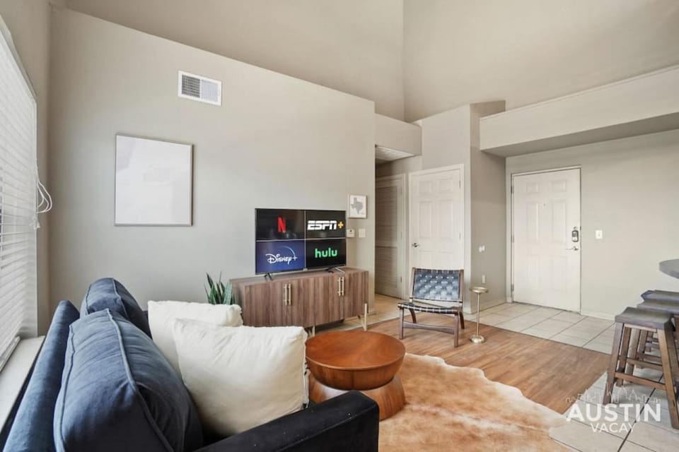 Balcony Views and Ideal West Campus Austin Location Apartment in Austin