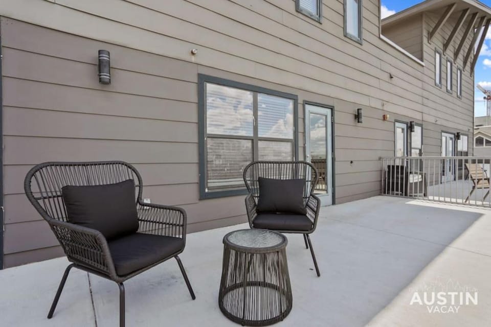 Balcony Views and Ideal West Campus Austin Location Apartment in Austin