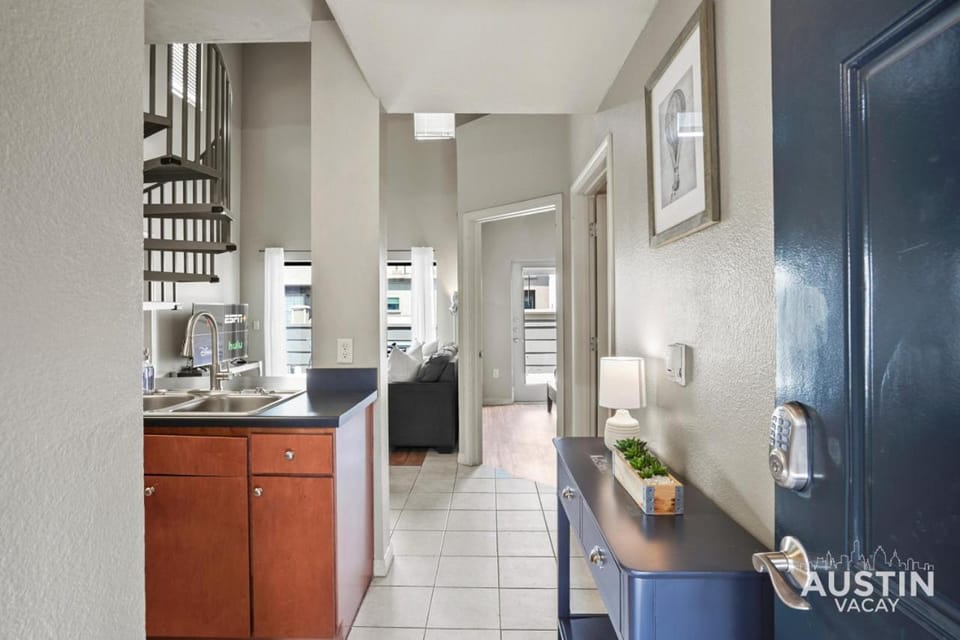 King Beds and Patio Dining in ATX West Campus Gem Apartment in Austin
