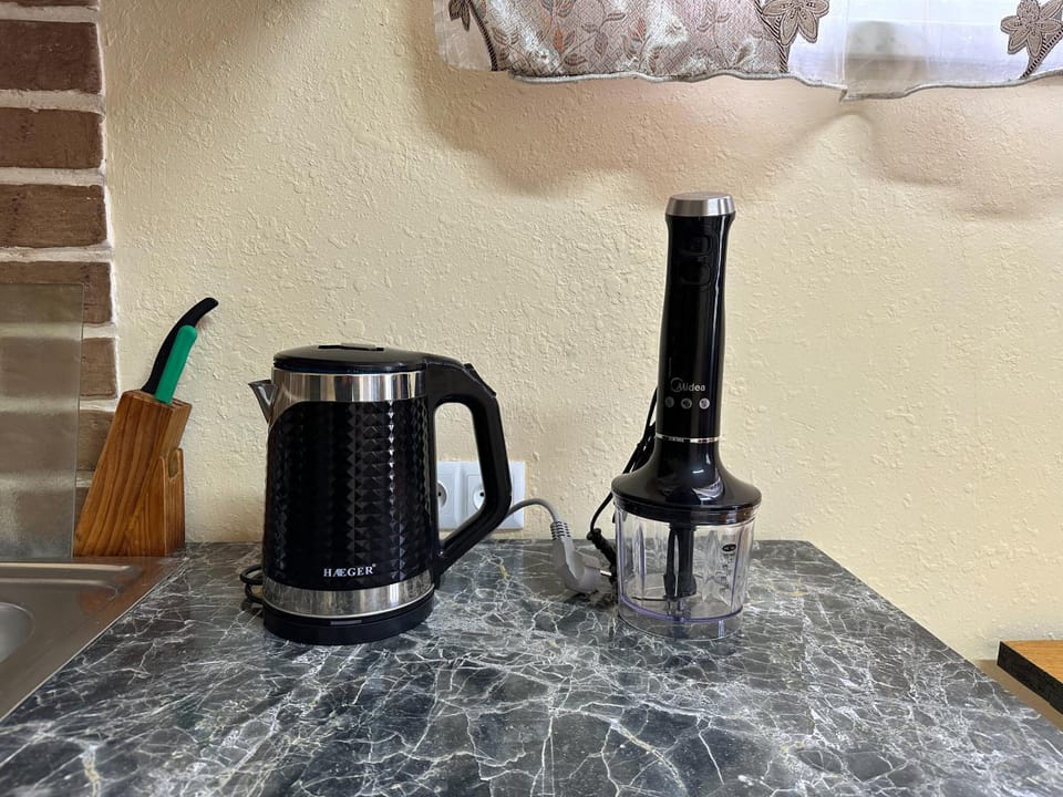 Coffee/tea facilities, Kitchen or kitchenette