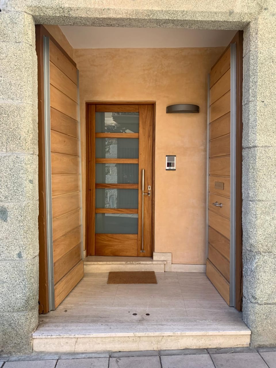 Facade/entrance