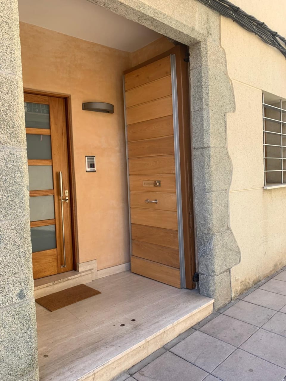 Facade/entrance
