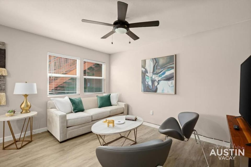 Walk to Restaurants or Cook in Subway Tile Kitchen Apartment in Austin