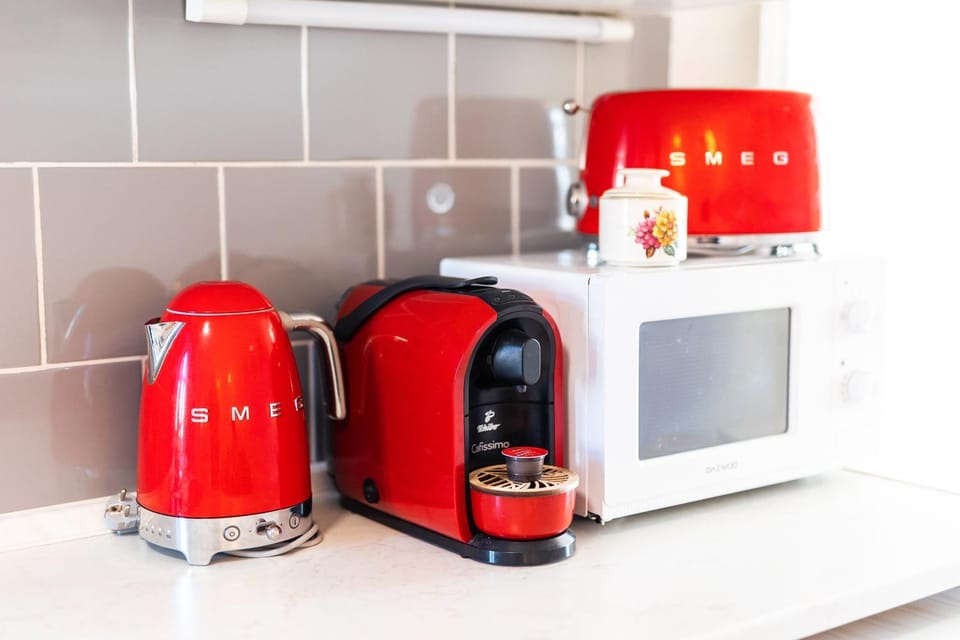 Coffee/tea facilities, minibar, toaster
