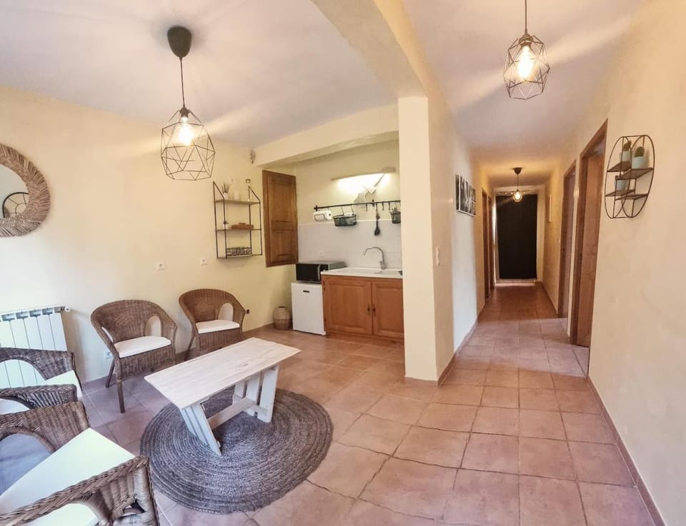 Kitchen or kitchenette, Living room, Seating area