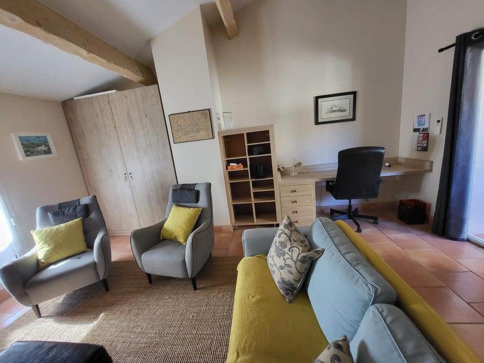 Seating area