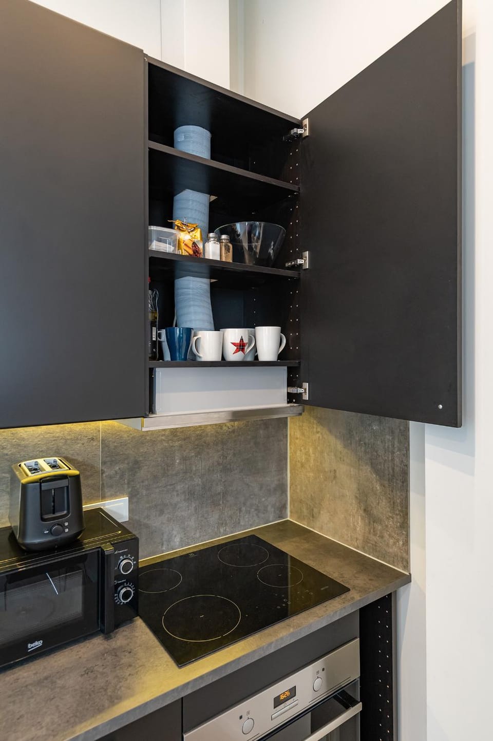 Coffee/tea facilities, Kitchen or kitchenette, minibar, pet friendly, stove, toaster