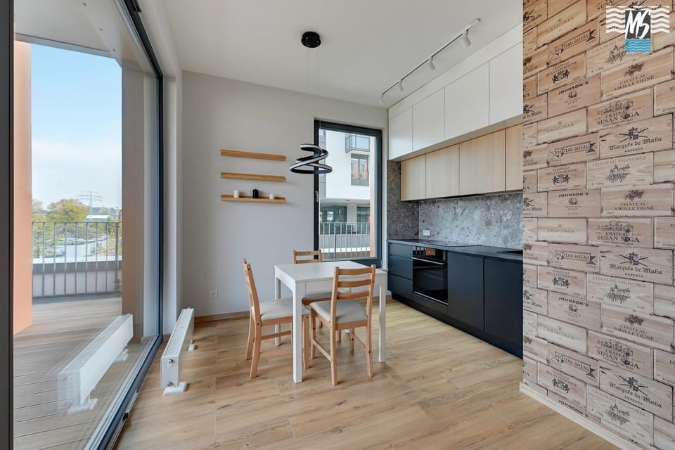 Kitchen or kitchenette, Kitchen or kitchenette, Dining area