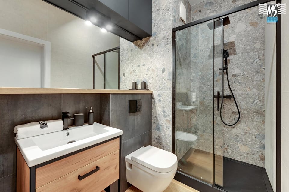 Shower, Bathroom, towels