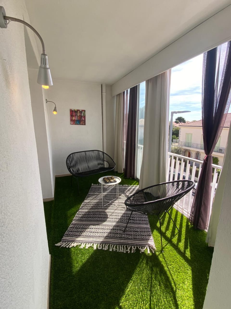 L'Albertini-Appartement élégant avec terrasse-Parking gratuit- Apartment in Béziers