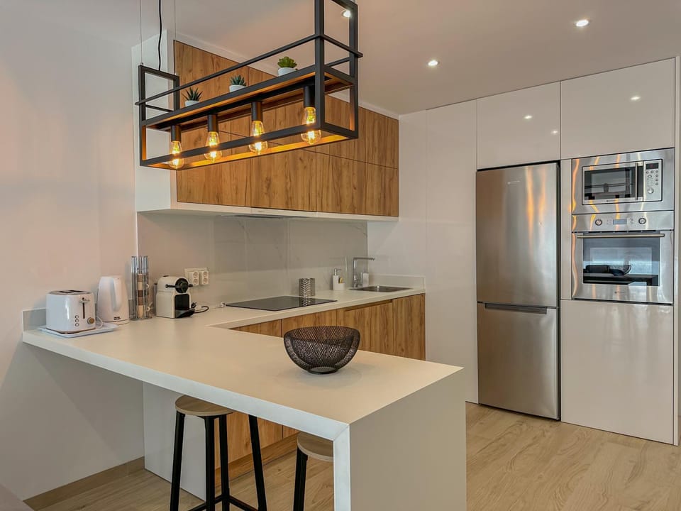 Coffee/tea facilities, Kitchen or kitchenette, dishwasher, minibar, toaster