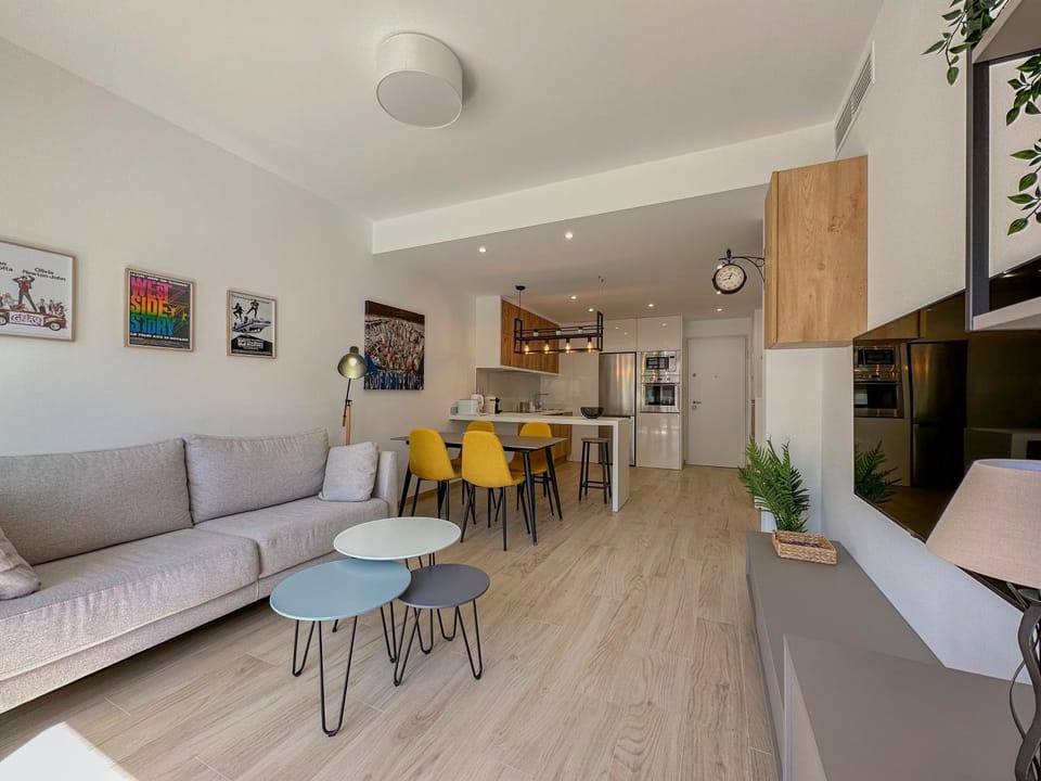 Living room, Dining area