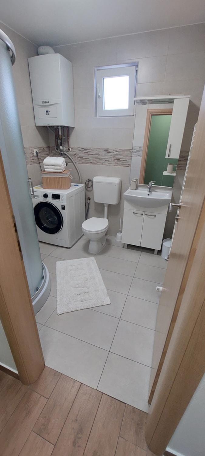 Shower, Toilet, Bathroom