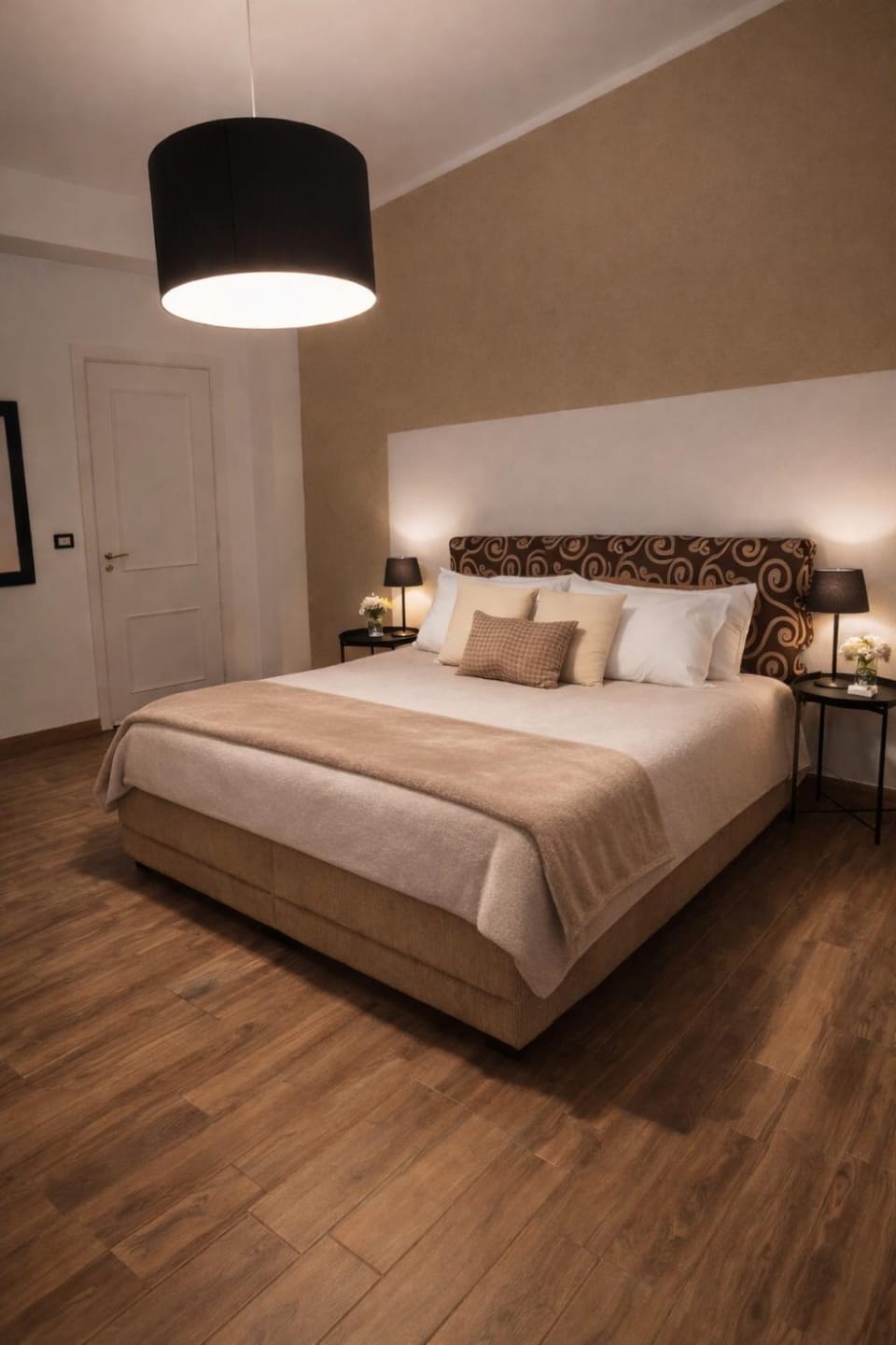 Bed, Photo of the whole room, Bedroom