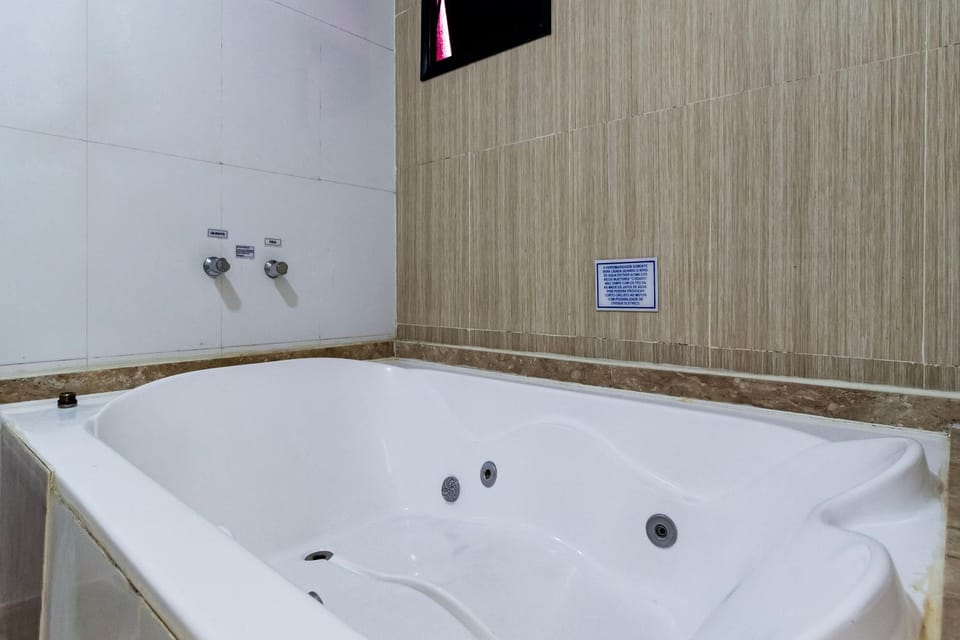Hot Tub, Bathroom, Bath